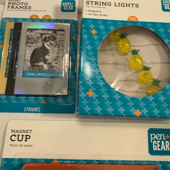 Locker gear/decor - Picture 4 of 4